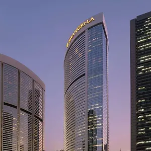 Island Shangri-la, Otel