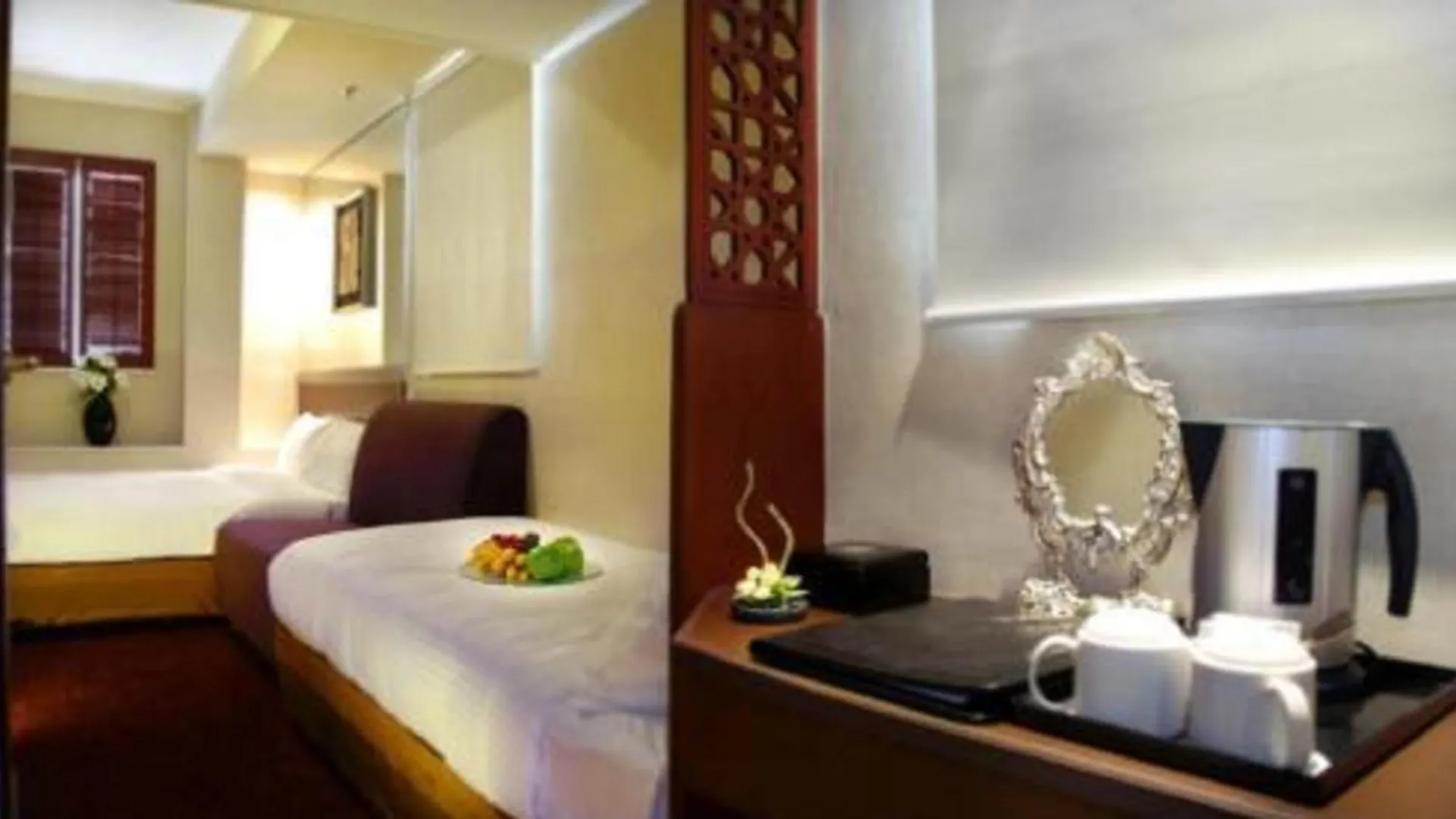 Oriental Lander Hotel Hong Kong Çin