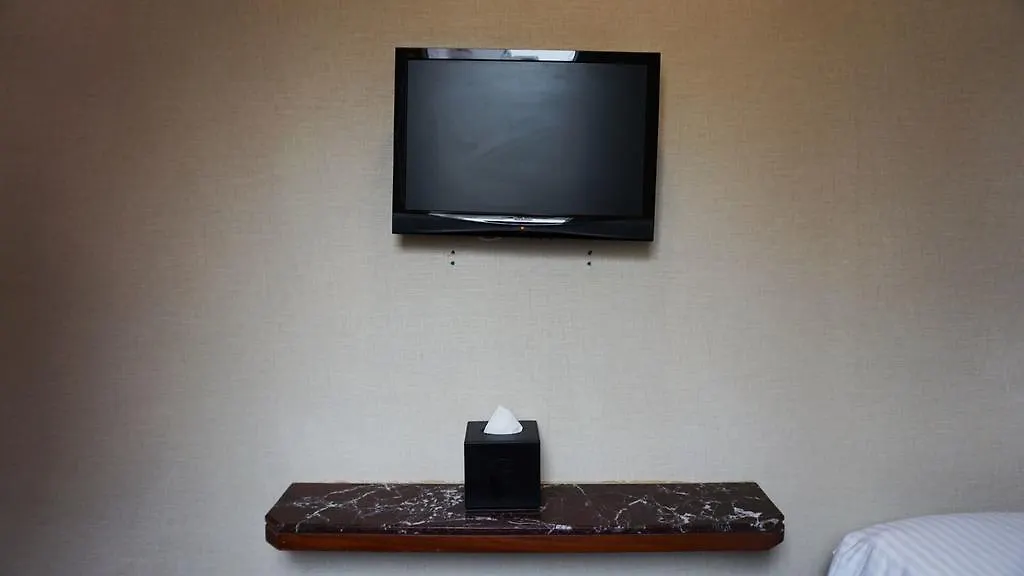 Oriental Lander Hotel Hong Kong 3*,  Çin