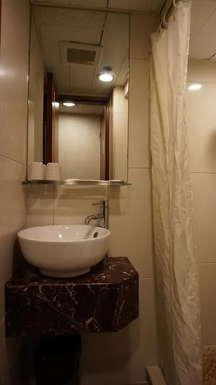 Oriental Lander Hotel Hong Kong 3*,