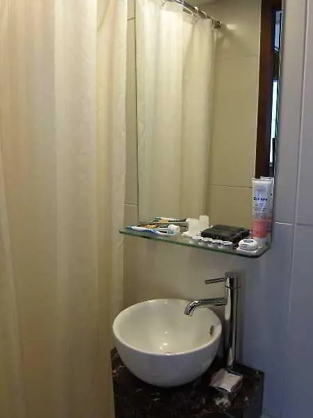 Oriental Lander Hotel Hong Kong 3*,  Çin