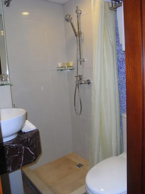***  Oriental Lander Hotel Hong Kong Çin