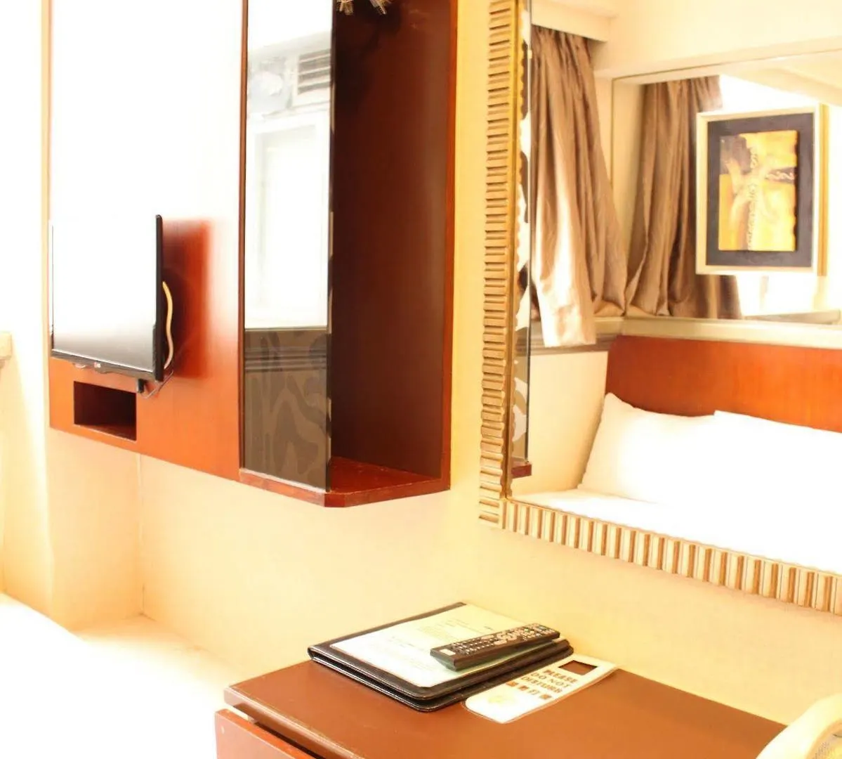 ***  Oriental Lander Hotel Hong Kong Çin